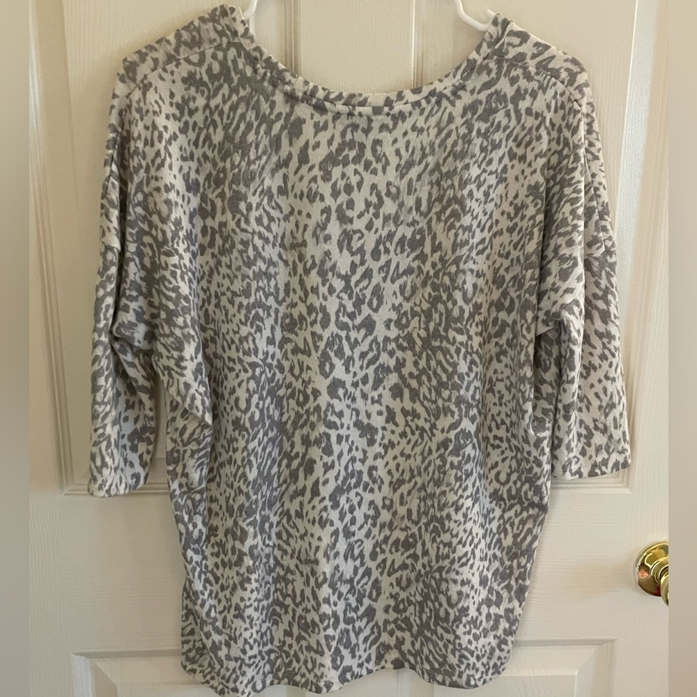 Express Leopard Tee - Picture 2 of 4